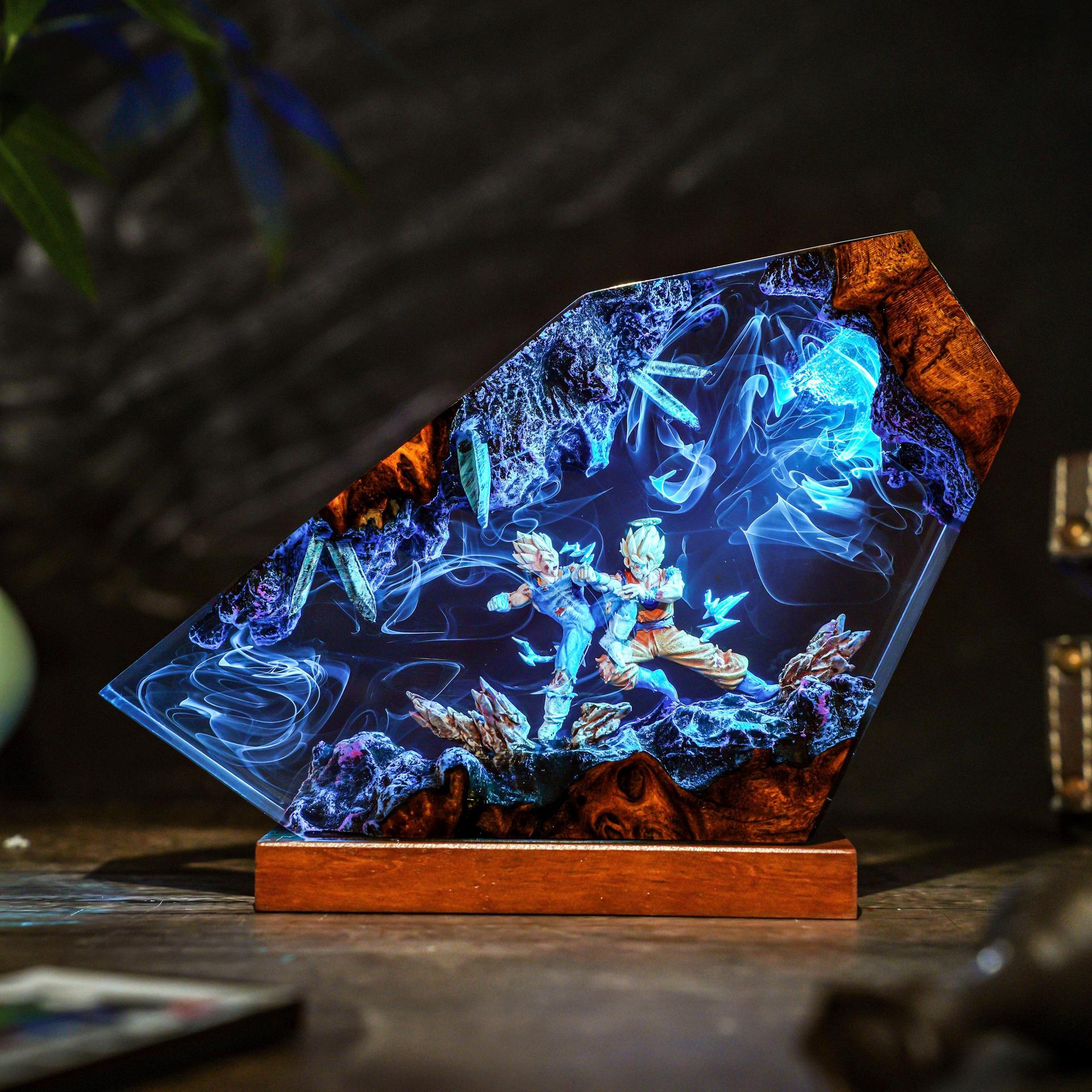 Lampada Notturna LED in Resina - Resin Art Goku recensione e prezzo