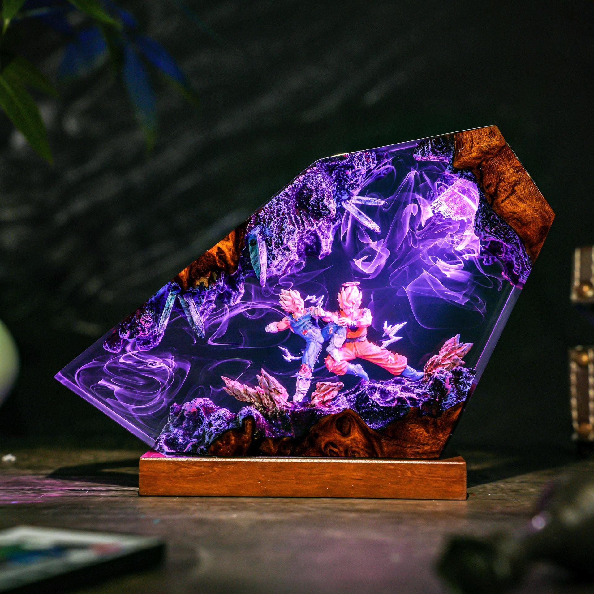Lampada Notturna LED in Resina - Resin Art Goku recensione e prezzo