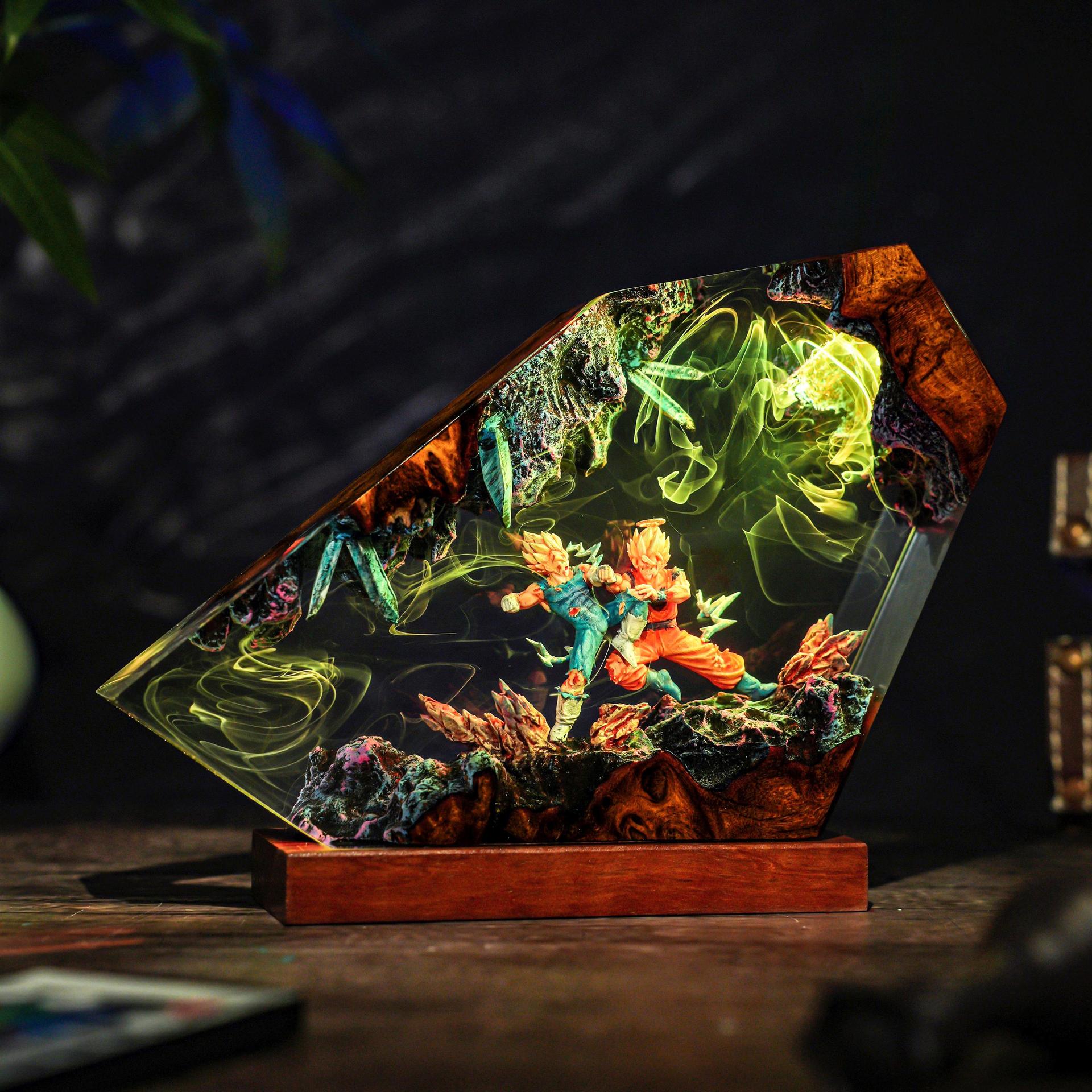 Lampada Notturna LED in Resina - Resin Art Goku recensione e prezzo